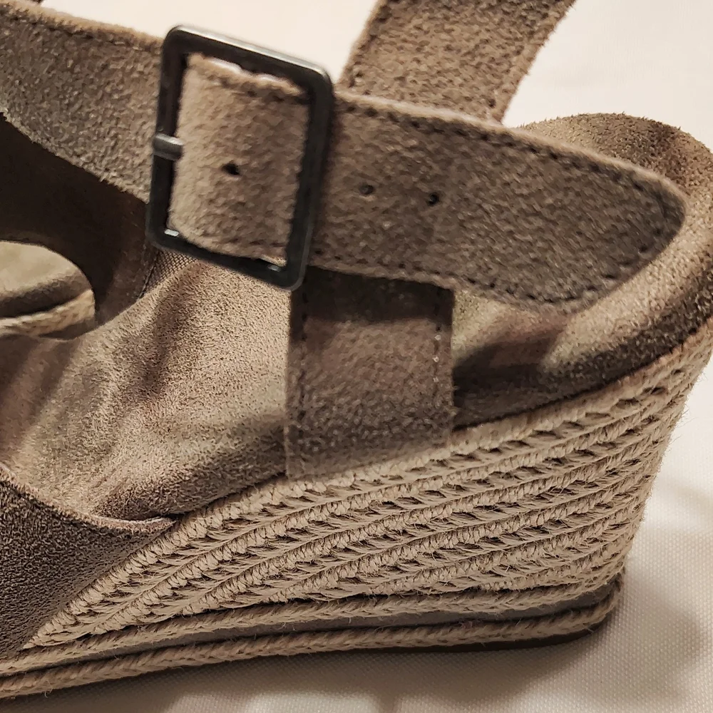 TOMS Women's Taupe Wedge Sandals